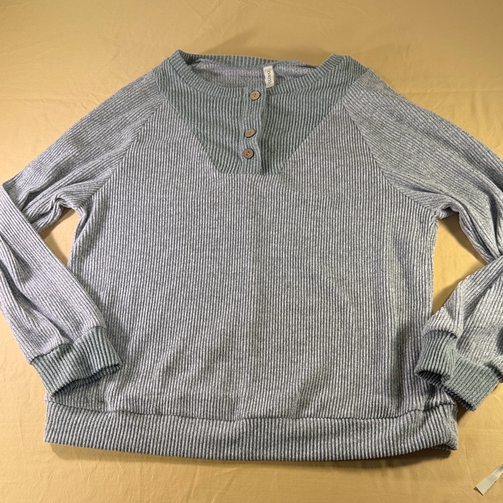 Evaless women’s knit long sleeve sweater, gray and green neck button down